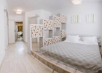 Фото номера Улучшенный двухместный номер с 1 кроватью Отель Higina Spa Hotel г. Трускавец 2